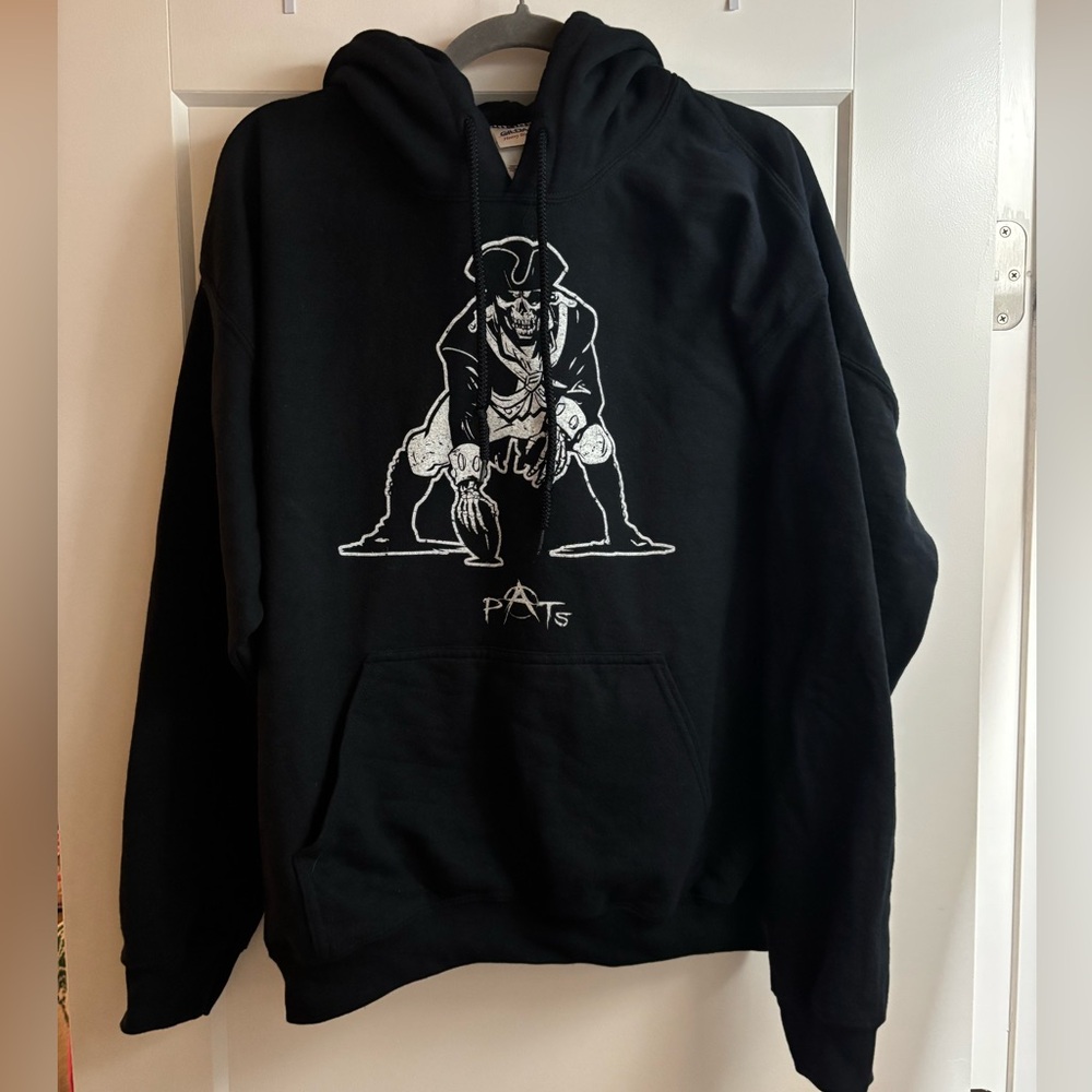 Patriots Pirate men’s hoodie